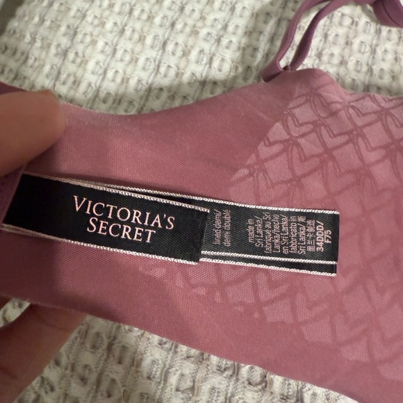 Victoria's Secret Purple T-Shirt Bra with Underwire Support - Picture 4 of 4